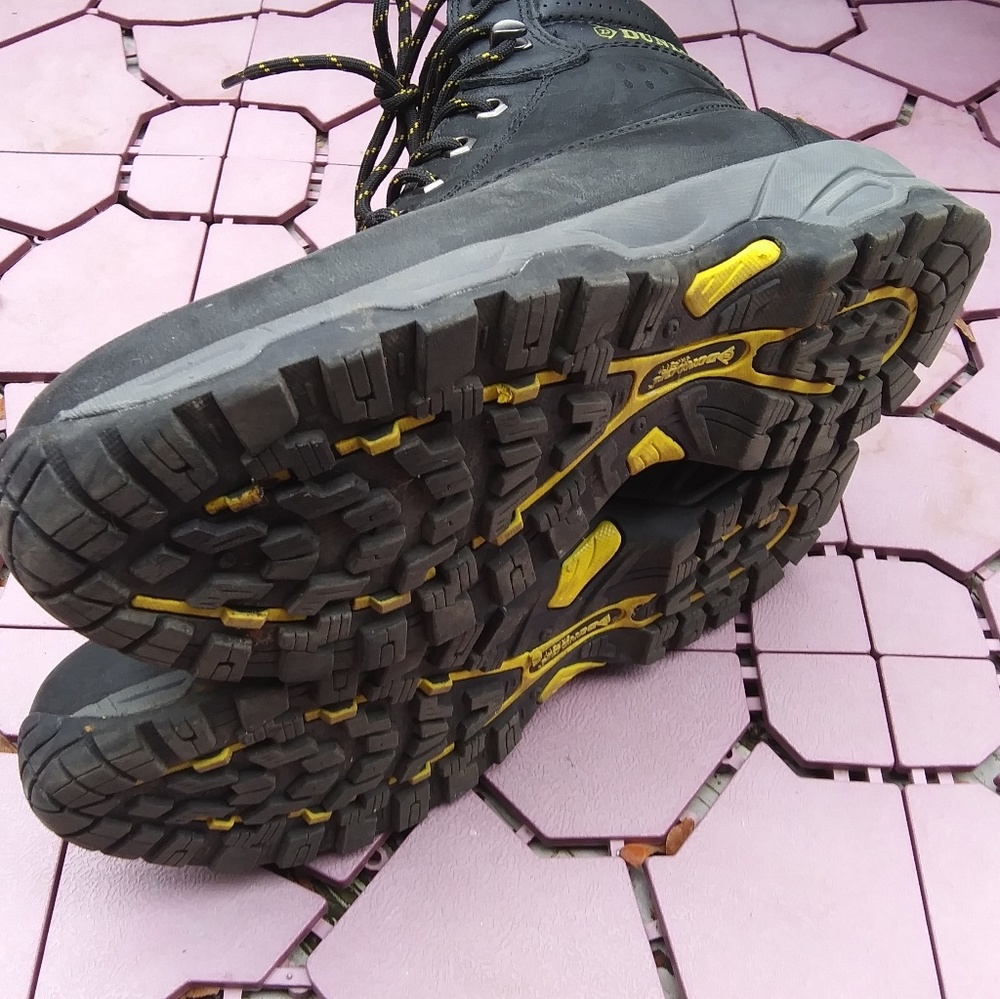 Shoes - Picture 2 of 4